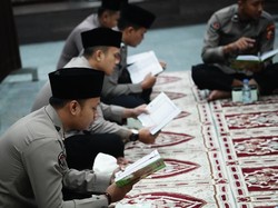 Humas Polri Gelar Khataman Al-Quran dan Doa Bersama di Jumat Berkah