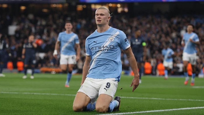 MANCHESTER, ENGLAND - SEPTEMBER 18: Erling Haaland of Manchester City goal celebration after scoring to put Manchester City 1-0 ahead during the UEFA Champions League 2025/26 League Phase MD1 match between Manchester City and SSC Napoli at City of Manchester Stadium on September 18, 2025 in Manchester, England. (Photo by Crystal Pix/MB Media/Getty Images)