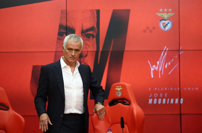 Jose Mourinho Soccer Football - Benfica presents new coach Jose Mourinho - Benfica Campus, Seixal, Portugal - September 18, 2025 New Benfica coach Jose Mourinho arrives for the press conference REUTERS/Pedro Nunes