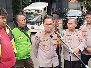 Polda Metro Pertimbangkan Permohonan Penangguhan Penahanan Delpedro dkk Polda Metro Pertimbangkan Permohonan Penangguhan Penahanan Delpedro dkk