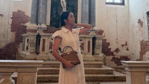 Potret Artis Korea yang Pamer Tas Mewah di Gereja, Tuai Kritik Netizen