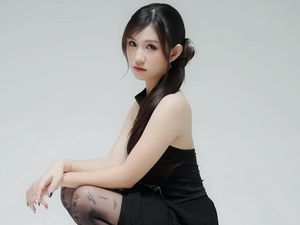Leona Zhen, Suka Disebut Salah Circle karena Bawakan Lagu Ambyar Leona Zhen, Suka Disebut Salah Circle karena Bawakan Lagu Ambyar