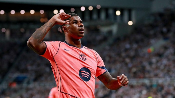 Newcastle upon Tyne, United Kingdom - September 18: Marcus Rashford of FC Barcelona celebrates after scoring his teams second goal during the UEFA Champions League 2025/26 League Phase MD1 match between Newcastle United FC and FC Barcelona at St James Park on September 18, 2025 in Newcastle upon Tyne, England. (Photo by Ryan Crockett/DeFodi Images/DeFodi via Getty Images)