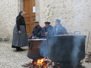 Nenek Penjaga Tradisi Kuno di Desa Scanno