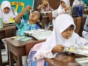 Marak Pelajar Keracunan, Epidemiolog Desak MBG Disetop Sementara Marak Pelajar Keracunan, Epidemiolog Desak MBG Disetop Sementara