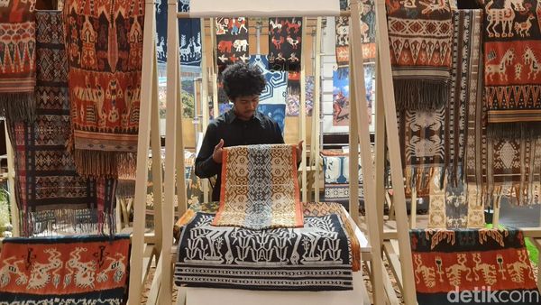 Potret Pameran Tenun NTT, Angkat Tradisi dan Filosofi Budaya