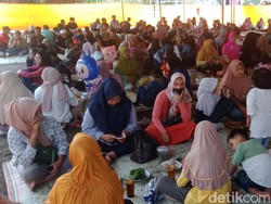 Tumplek Blek! Pemudik Jakarta-Kalimantan Ikut Bersih Sendang Sinongko Klaten