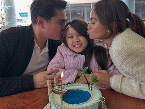 Potret Acha Septriasa Rayakan Ultah Anak, Tampil Kompak Dengan Eks Suami Potret Acha Septriasa Rayakan Ultah Anak, Tampil Kompak Dengan Eks Suami
