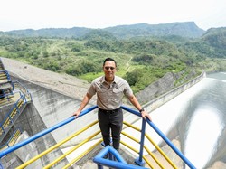 AHY Dorong Pengembangan PLTS di Bendungan Jatigede