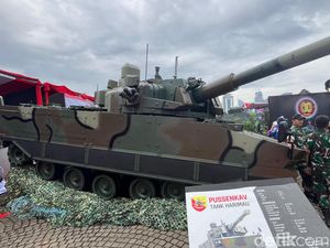 Melihat Tank Harimau hingga Panser Badak yang Dipamerkan TNI AD di Monas Melihat Tank Harimau hingga Panser Badak yang Dipamerkan TNI AD di Monas
