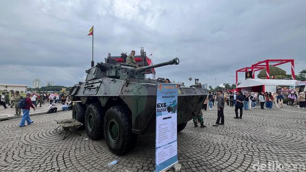 Alutsista TNI di Monas