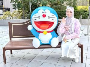 Inara Rusli Throwback Masa Kecil Foto Bareng Patung Doraemon-Gundam Inara Rusli Throwback Masa Kecil Foto Bareng Patung Doraemon-Gundam