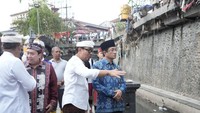 Menag Tinjau dan Salurkan Bantuan untuk Korban Banjir di Bali