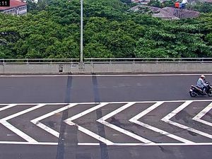 Viral, Motor Nyelonong Masuk Tol Priok dan Melawan Arah Viral, Motor Nyelonong Masuk Tol Priok dan Melawan Arah