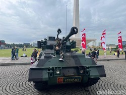 Prajurit Cilik hingga Ibu-Ibu Antusias Kelilingi TNI Fair 2025 di Monas