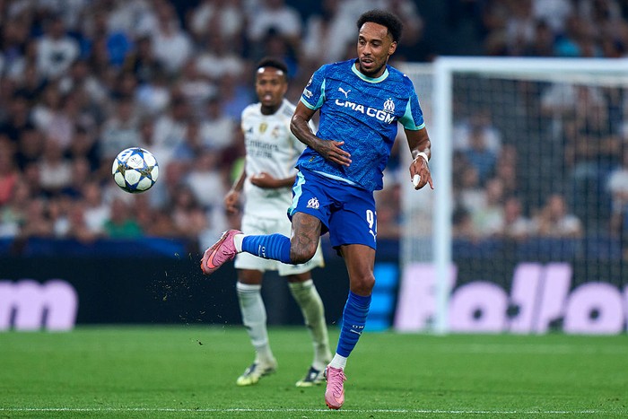 MADRID, SPAIN - SEPTEMBER 16: Pierre-Emerick Aubameyang Olympique de Marseille  passing the ball during the UEFA Champions League 2025/26 League Phase MD1 match between Real Madrid C.F. and Olympique de Marseille at Estadio Santiago Bernabeu on September 16, 2025 in Madrid, Spain. (Photo by Diego Souto/Getty Images)