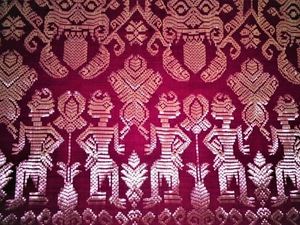 Songket Bali, dari Kain Bangsawan ke Warisan Budaya Songket Bali, dari Kain Bangsawan ke Warisan Budaya