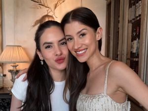 Gaya Bumil Steffi Zamora Tampil Serba Putih, Pamer Keakraban Dengan Adik Ipar Gaya Bumil Steffi Zamora Tampil Serba Putih, Pamer Keakraban Dengan Adik Ipar