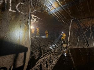 Tim Freeport Evakuasi 2 Pekerja yang Meninggal Usai Terjebak Longsoran Tim Freeport Evakuasi 2 Pekerja yang Meninggal Usai Terjebak Longsoran