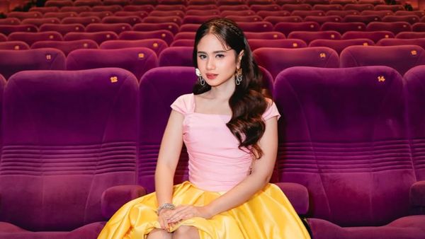 7 Pesona Tissa Biani Kenakan Gaun Dua Warna, Manglingi Bak Princess