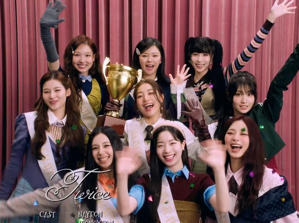 TWICE Rayakan Ultah Ke-10 Debut dengan Album Spesial