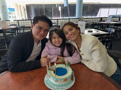 Senyum Acha Septriasa dan Vicky Kharisma Rayakan Ultah Anak