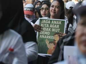 Warga di Jaktim Deklarasi Tolak Kerusuhan dan Penjarahan Warga di Jaktim Deklarasi Tolak Kerusuhan dan Penjarahan