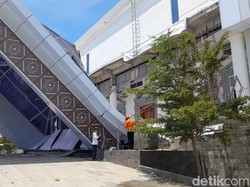 Atap Teras Kantor Pemerintahan di Brebes Ambruk, 3 Orang Tertimpa Puing