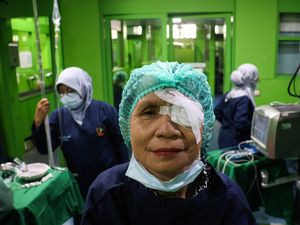 Warga Makassar Antusias Ikuti Baksos Kesehatan: Operasi Katarak hingga Bibir Sumbing