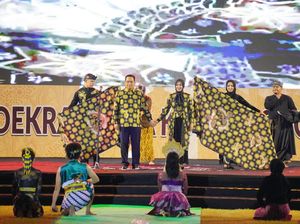 Malam Puncak HUT Ke-666 Probolinggo, Batik Kanekrembang Resmi Diluncurkan Malam Puncak HUT Ke-666 Probolinggo, Batik Kanekrembang Resmi Diluncurkan