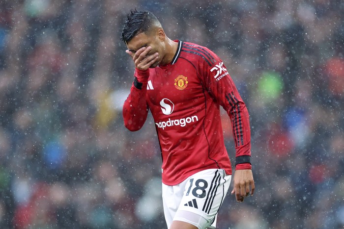 MANCHESTER, ENGLAND - SEPTEMBER 20: Casemiro of Manchester United reacts during the Premier League match between Manchester United and Chelsea at Old Trafford on September 20, 2025 in Manchester, England. (Photo by Marc Atkins/Getty Images)