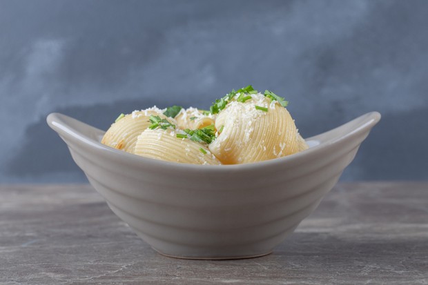 /Foto: Freepik.com/azerbaijan_stockers Coppelia Parque menyajikan menu ikonik seperti Copa Coppelia serta rasa tropis khas Kuba, yang menjadikannya pengalaman kuliner otentik dan berbeda dari es krim lain.