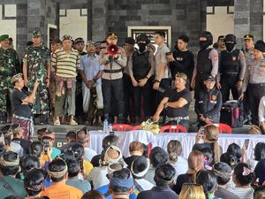 Paruman Penetapan Kelian Desa Adat Bugbug Diwarnai Kericuhan Paruman Penetapan Kelian Desa Adat Bugbug Diwarnai Kericuhan
