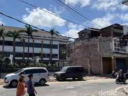 Kondisi Jalan Sulawesi Denpasar Usai Enam Ruko Dirobohkan Pascabanjir
