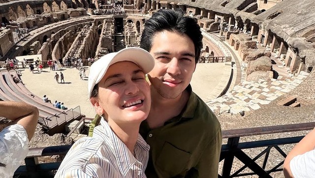 Kabar Terkini Artis dari InsertLive : Luna Maya Sempat Galau Jelang Nikah dengan Maxime: Uang Pas-pasan Pilih Kawin atau Invest