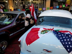 Parade Lowrider Guncang San Francisco, Angkat Pesan Pro-Imigrasi Parade Lowrider Guncang San Francisco, Angkat Pesan Pro-Imigrasi