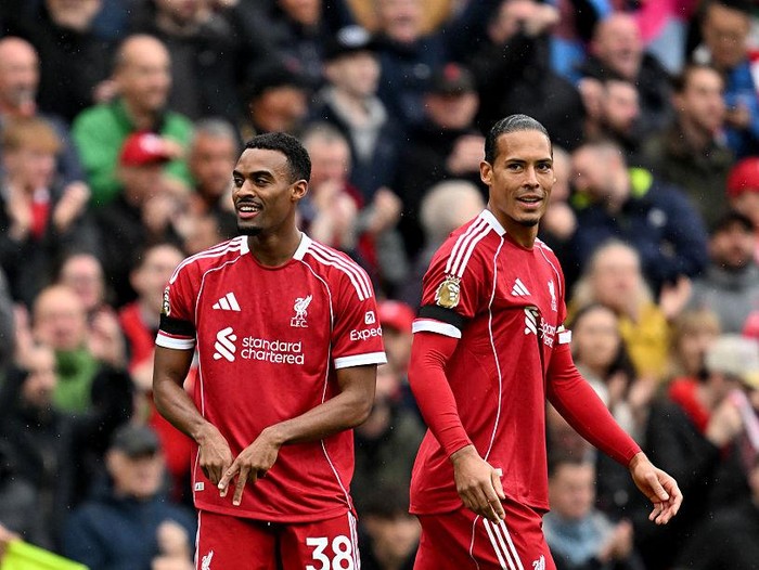 LIVERPOOL, ENGLAND - SEPTEMBER 20: (THE SUN OUT, THE SUN ON SUNDAY OUT) Ryan Gravenberch of Liverpool celebrates scoring his teams first goal during the Premier League match between Liverpool and Everton at Anfield on September 20, 2025 in Liverpool, England. (Photo by Liverpool FC/Liverpool FC via Getty Images)