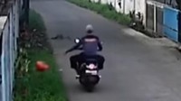 Viral Warga Depok Keciduk CCTV Buang Sampah Sembarangan, DLH: Bisa Disanski