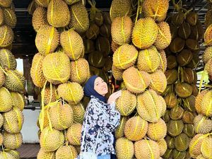 Tya Ariestya, Juragan Kos yang Hobi Jajan Durian hingga Donat Tya Ariestya, Juragan Kos yang Hobi Jajan Durian hingga Donat
