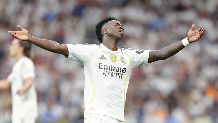 MADRID, SPAIN - 2025/09/20: Vinícius Júnior of Real Madrid CF reacts during the La Liga EA Sports match between Real Madrid and RCD Espanyol at the Santiago Bernabéu. Final Score; Real Madrid 2 : 0 RCD Espanyol. (Photo by Gokhan Taner/SOPA Images/LightRocket via Getty Images)