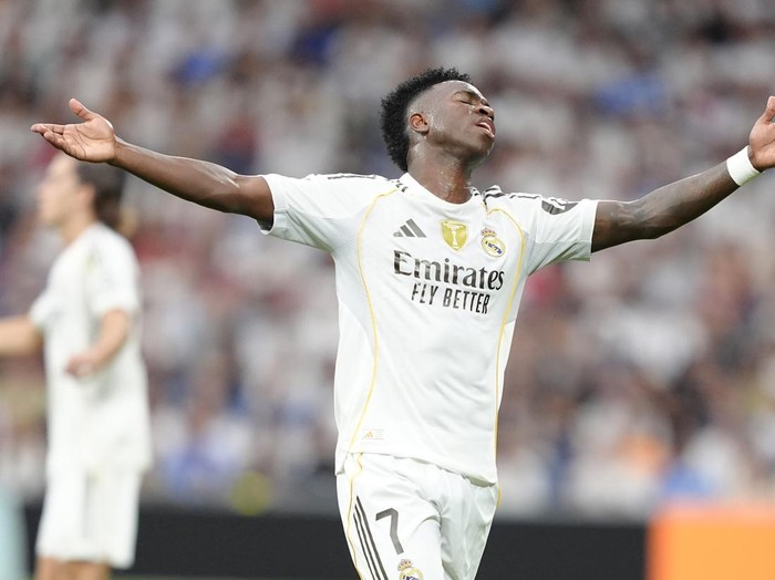 MADRID, SPAIN - 2025/09/20: Vinícius Júnior of Real Madrid CF reacts during the La Liga EA Sports match between Real Madrid and RCD Espanyol at the Santiago Bernabéu. Final Score; Real Madrid 2 : 0 RCD Espanyol. (Photo by Gokhan Taner/SOPA Images/LightRocket via Getty Images)