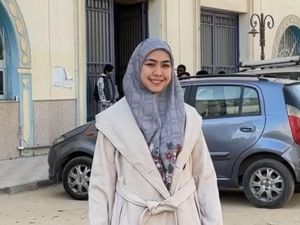 Oki Setiana Dewi Rela Bolak-balik Mesir-Indonesia Tiap Weekend Demi Kuliah