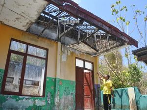 6 Tahun Terabaikan, SDN di Situbondo Biarkan Siswa Belajar di Ruang Rusak