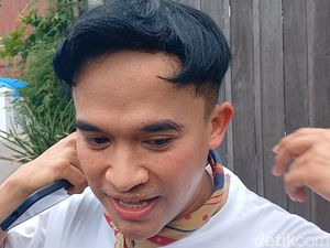 Anwar BAB Gelontorkan Rp 80 Juta untuk Perawatan Rambut Anwar BAB Gelontorkan Rp 80 Juta untuk Perawatan Rambut