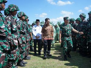 Bupati OKU Beri Semangat Peserta Komcad Matra Darat di Baturaja Bupati OKU Beri Semangat Peserta Komcad Matra Darat di Baturaja