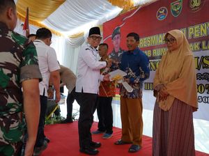 Warga OKU Terbantu Rumahnya Direhab TNI, Ini Kata Bupati Teddy Warga OKU Terbantu Rumahnya Direhab TNI, Ini Kata Bupati Teddy