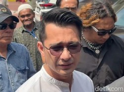 Eza Gionino Baru Bisa Bertemu Anak Bungsu usai Digugat Cerai