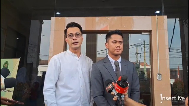 Update Informasi Selebriti InsertLive : Mediasi Berhasil Sebagian, Sidang Cerai Eza Gionino dan Meiza Aulia Tetap Lanjut
