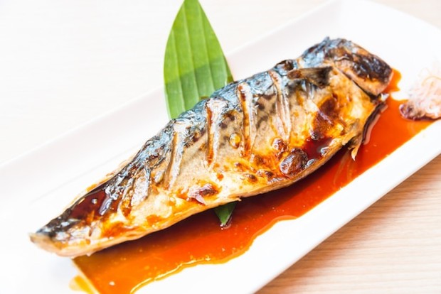 Lemadang atau mahi-mahi masuk dalam rekomendasi seafood wajib coba berkat rasa ringannya yang unik. Tekstur dagingnya yang padat menjadikannya sempurna untuk dipanggang dengan bumbu sederhana. Ikan ini juga dikenal ramah lingkungan karena metode penangkapannya berkelanjutan.