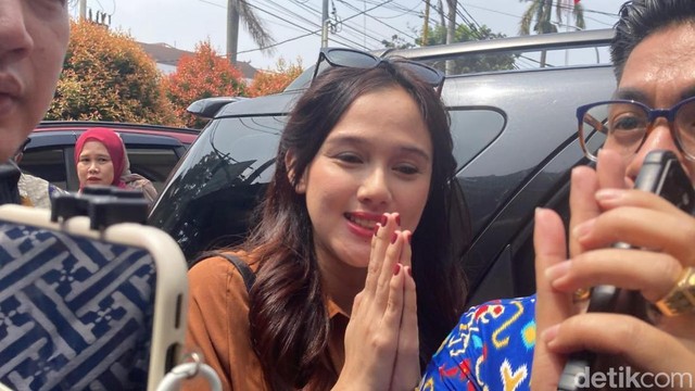 Kabar Terkini Artis dari InsertLive : Jawaban Meiza Aulia Coritha Saat Eza Gionino Minta Rujuk